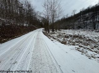 398 Hartley Run Rd, Le Roy, WV 25252