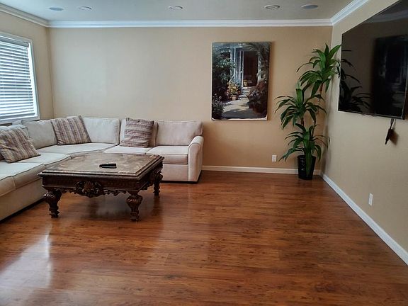 4th image of 1057 Coral Ct