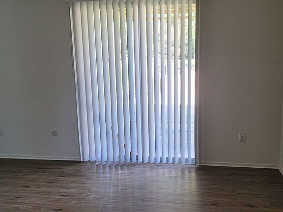 3rd image of 2783 Glen Arven Way