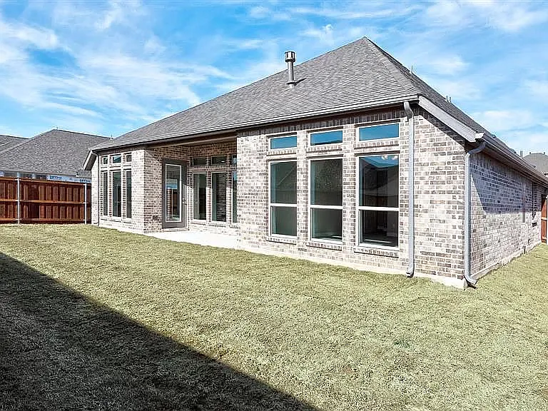 333 Cowling Dr — Photo 12