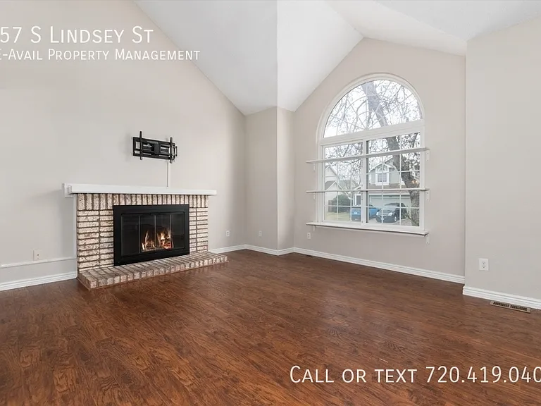 157 S Lindsey St — Photo 16