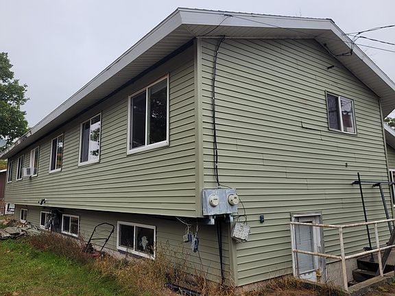 3rd image of 8 Hope Ln