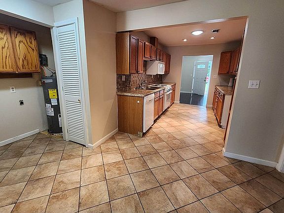5th image of 1102 N 48th Ave