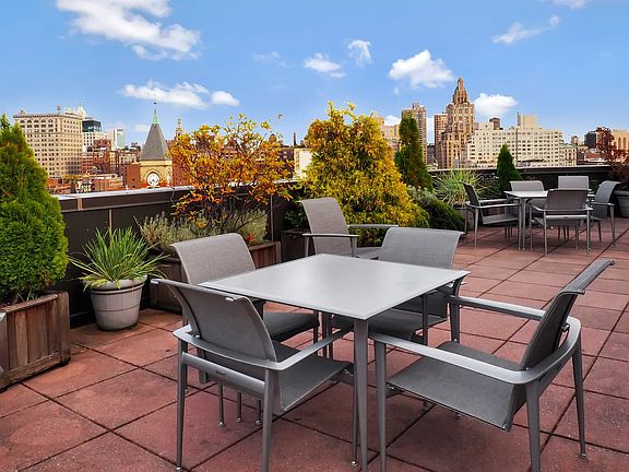 4th image of 33 Greenwich Ave APT 2G