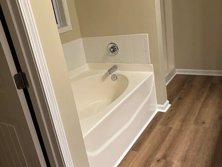 146 Cornel Ln — Photo 23