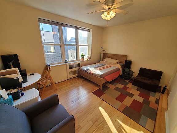 3rd image of 1819 N Cambridge Ave #113
