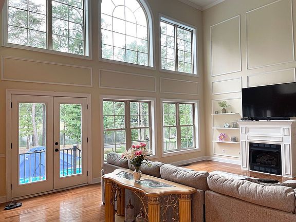 5th image of 2212 Loreines Landing Ct