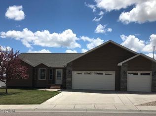 653 Lakeland Hills Dr, Gillette, WY 82716