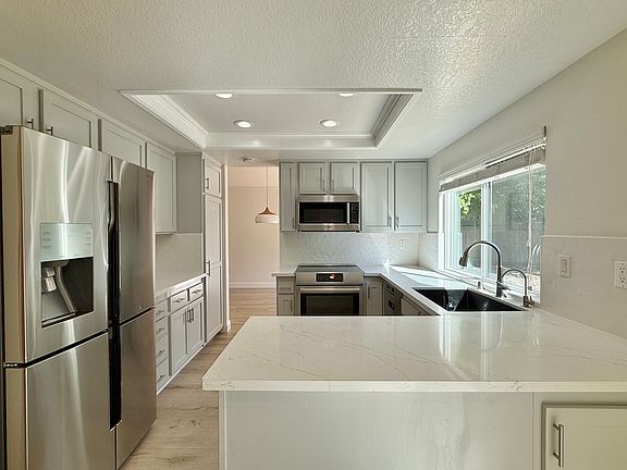 2nd image of 32762 Hanford Ct