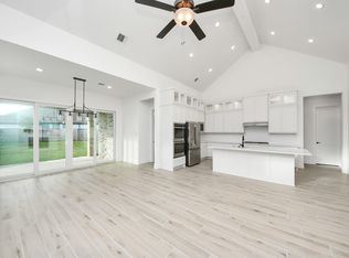 9519 Chateau Hl, Manvel, TX 77578