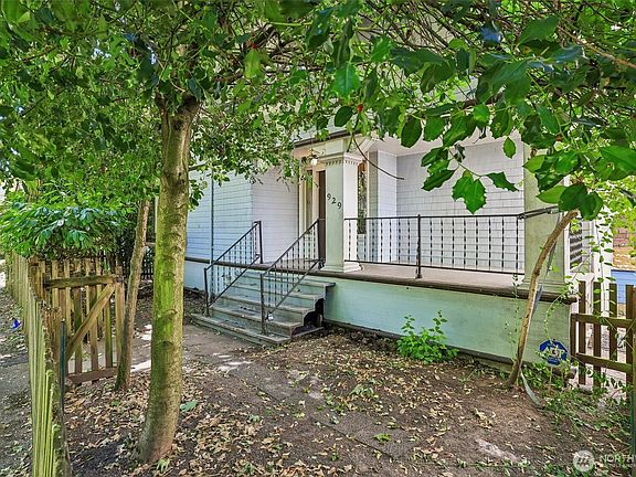 3rd image of 929 13th Avenue E