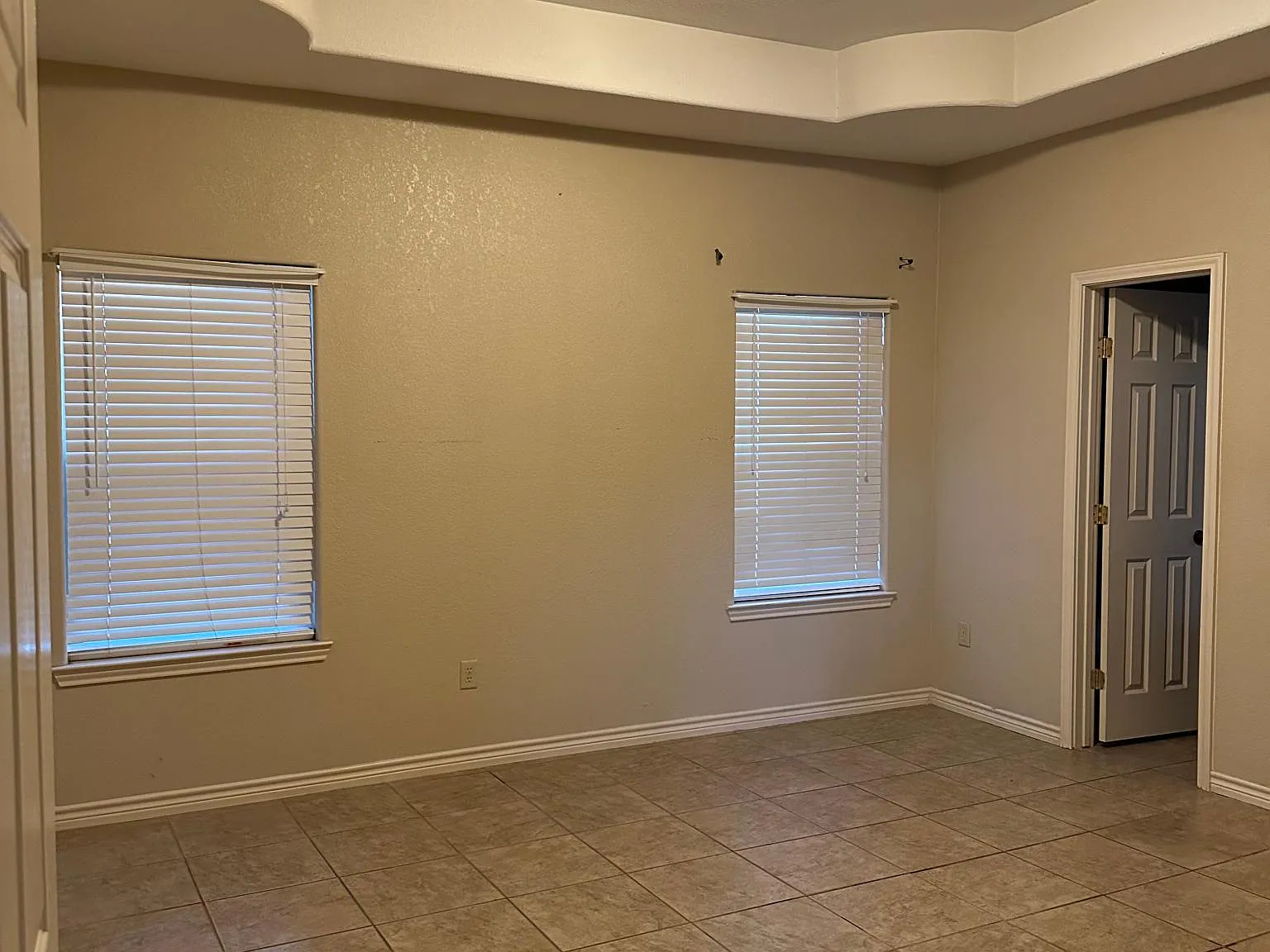 3 bed, 1374 sqft, $2,000 — Photo 3