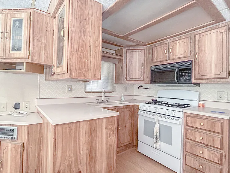 1389 Sierra Dr — Photo 11