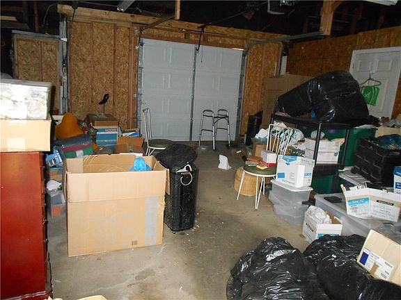 4th image of 612 Harrison Ave