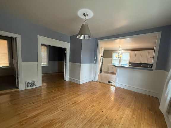 3rd image of 690 Lowry Ave NE Floor 1