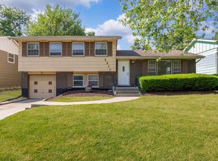 3317 Birchwood Dr, Hazel Crest, IL 60429