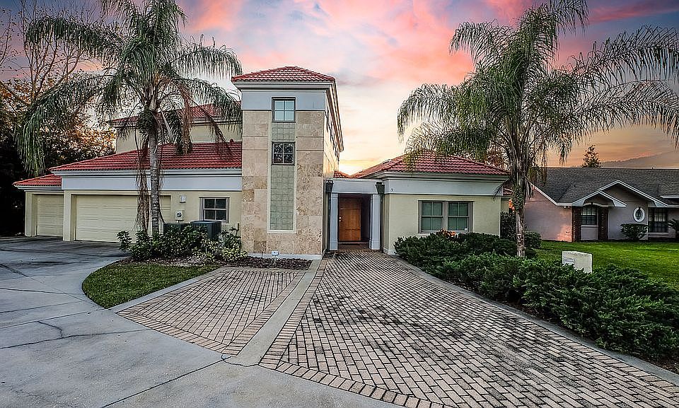 1st image of 9 Crystal Waters Dr