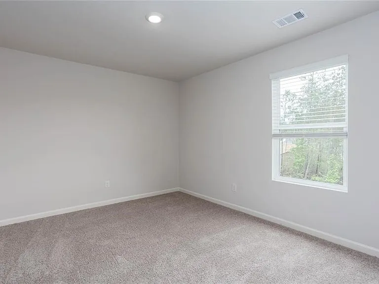 131 Landsdowne Way — Photo 36