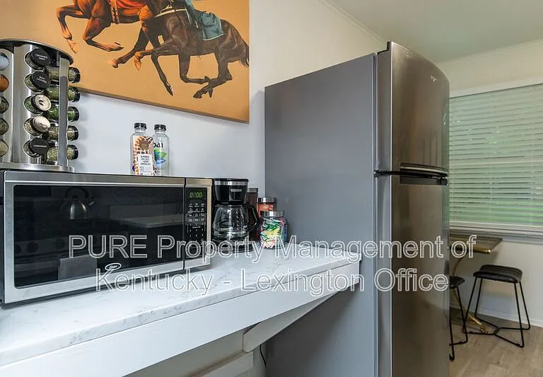 321 Mockingbird Ln — Photo 10