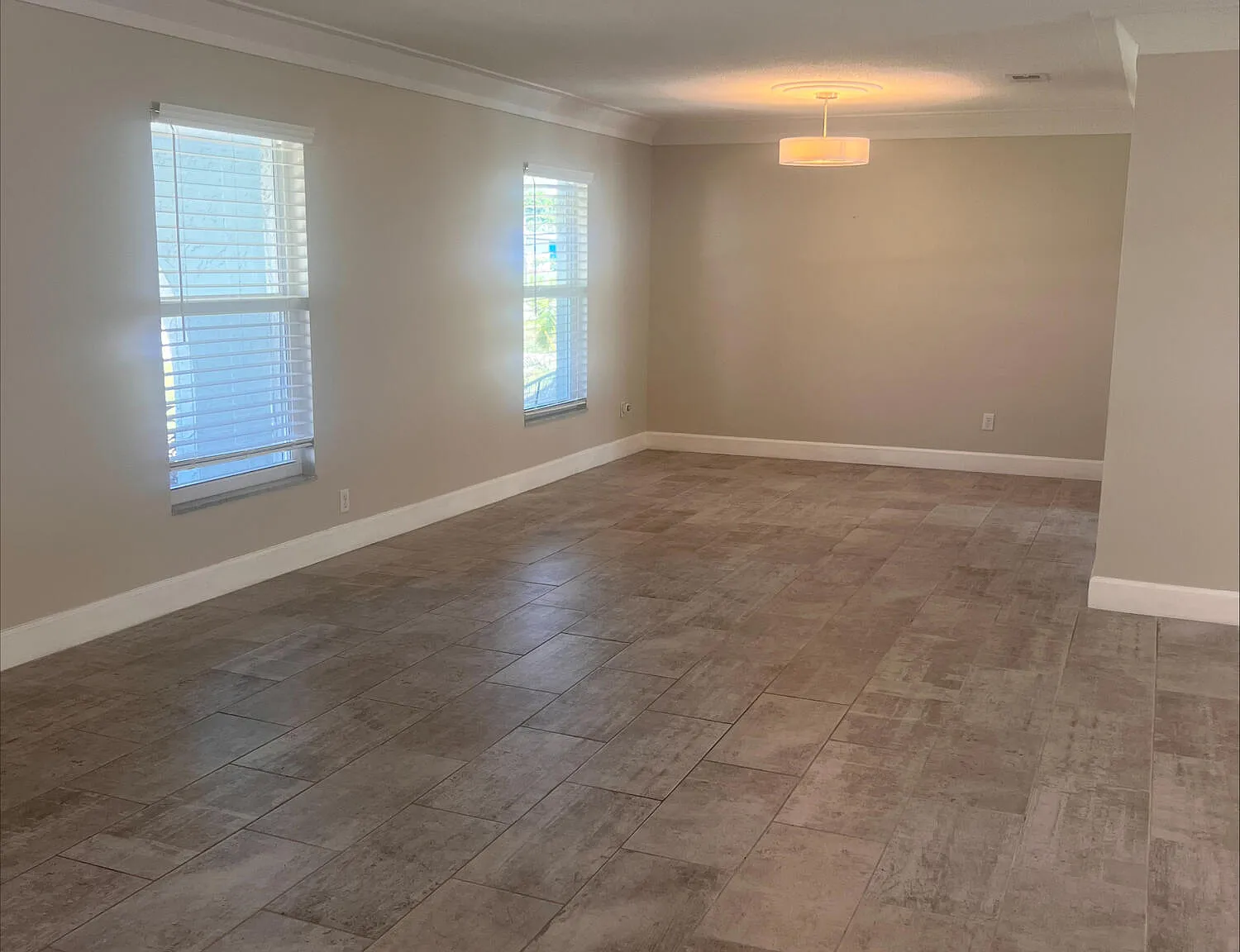 3 bed, 2.0 bath, 1846 sqft, $3,795 — Photo 3