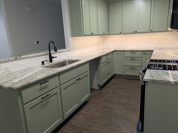 2nd image of 415 W Park St