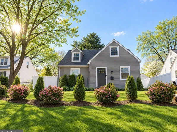 1013 Paul Dr, Rockville, MD 20851