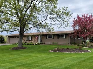 8431 Trading Post Trl, West Bend, WI 53090