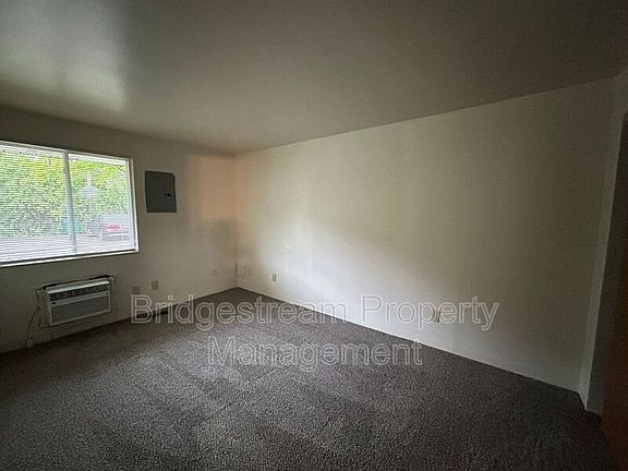 5th image of 4569 Croftshire Dr