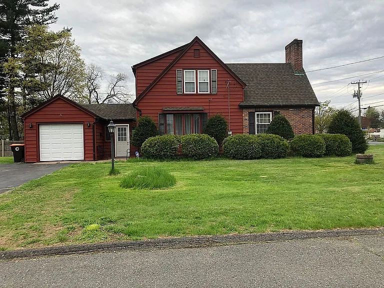 341 Cooper St — Photo 8