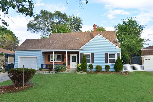 18931 E Louise Dr photo 1