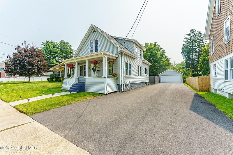 3rd image of 453 Locust Avenue