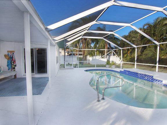 2nd image of 19296 Country Club Dr