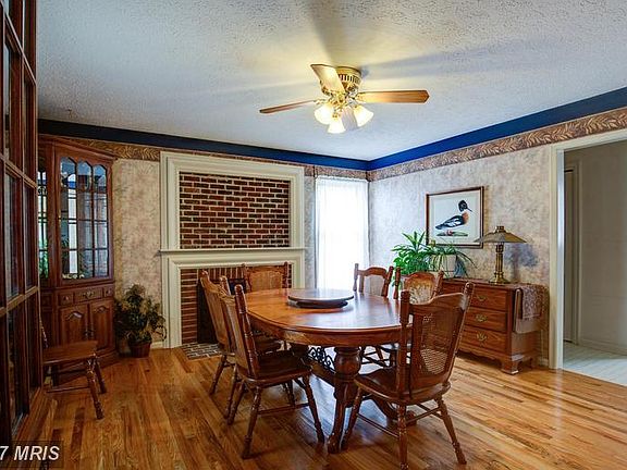 3rd image of 102 Bedford Dr