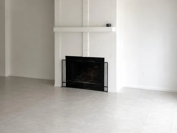 2103 Place Rebecca Ln Unit D5, Houston, TX 77090