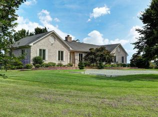 2035 Apple Grove Rd, Kilmarnock, VA 22482
