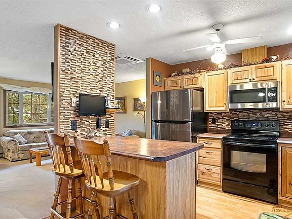 3rd image of 6301 W Elmwood Dr