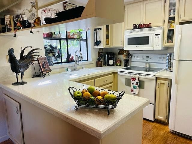 1st image of 758 Dorothy Way #14