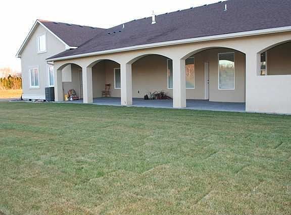 3rd image of 9209 Chardonnay Dr
