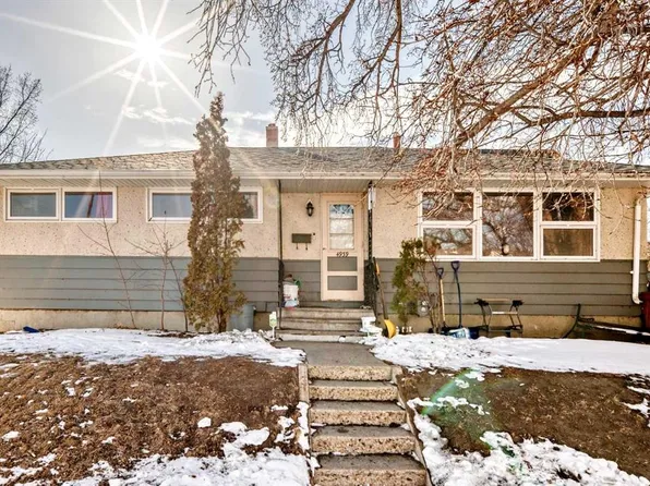 4939 N 45th St, Innisfail, AB T4G 1M4