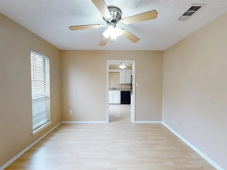 6204 Polly Dr — Photo 15
