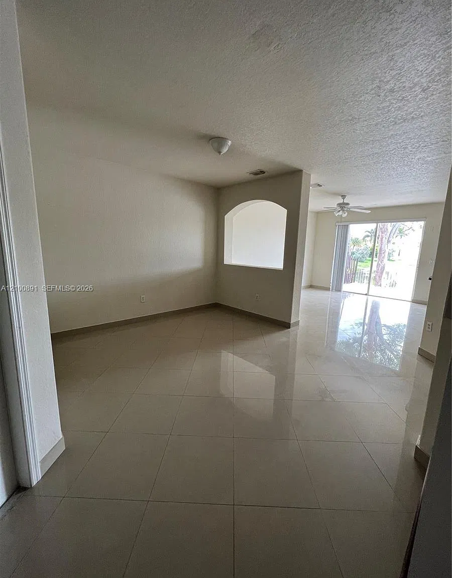 Doral Isles North Sec Two — Photo 3