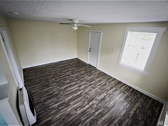 3rd image of 1313 N Rainier Ave