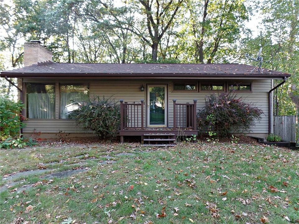 1st image of 176 The Brooklands Ave