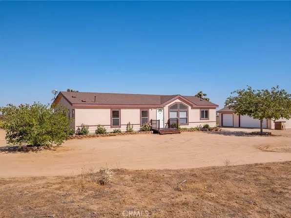 12945 Smith Rd, Phelan, CA 92371