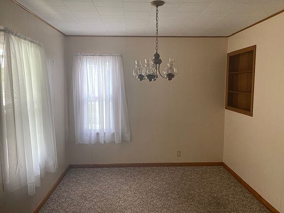 4th image of 105 Corlis Ave