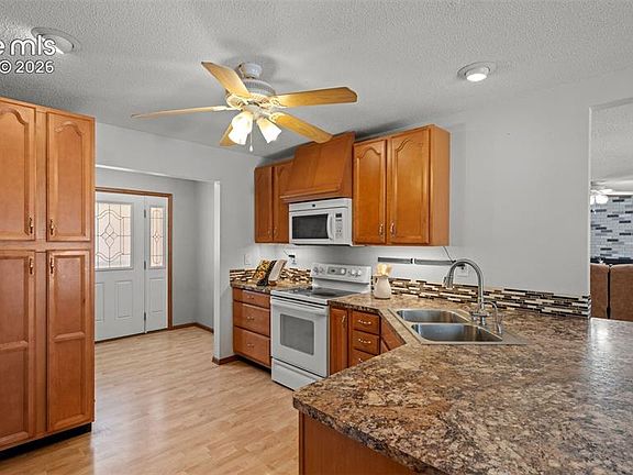 5th image of 1110 Wakita Dr