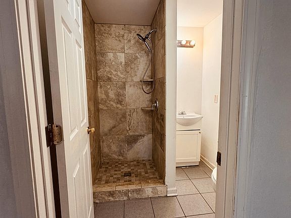 3rd image of 2905 Stokley Ln