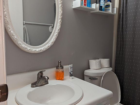3rd image of 9601 Greenmeadow Cir