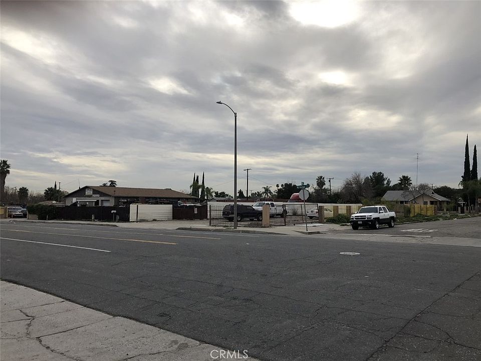 2nd image of 1098 N Mount Vernon Ave #28