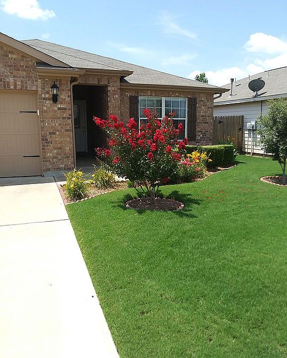 1st image of 737 Lazy Crest Dr